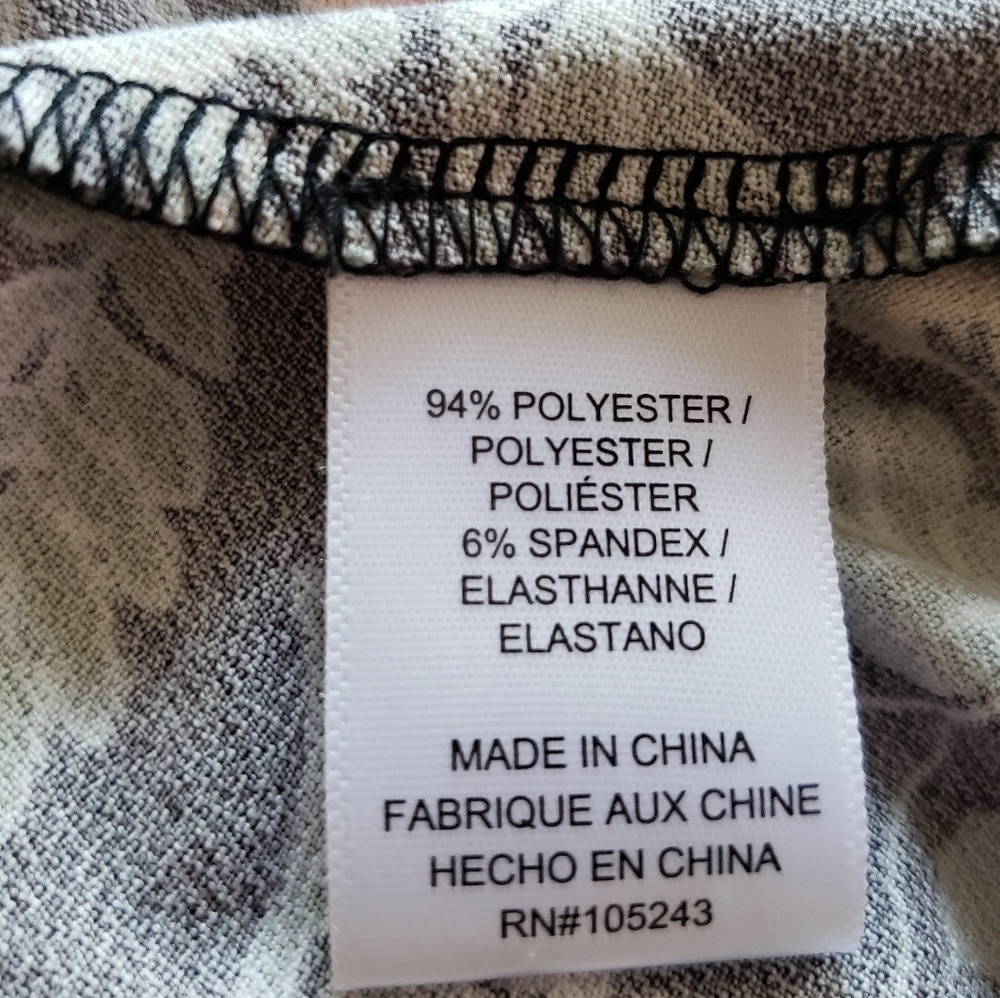 BOBEAU Faux Wrap Black Floral Print Dress
XS - Picture 7 of 8